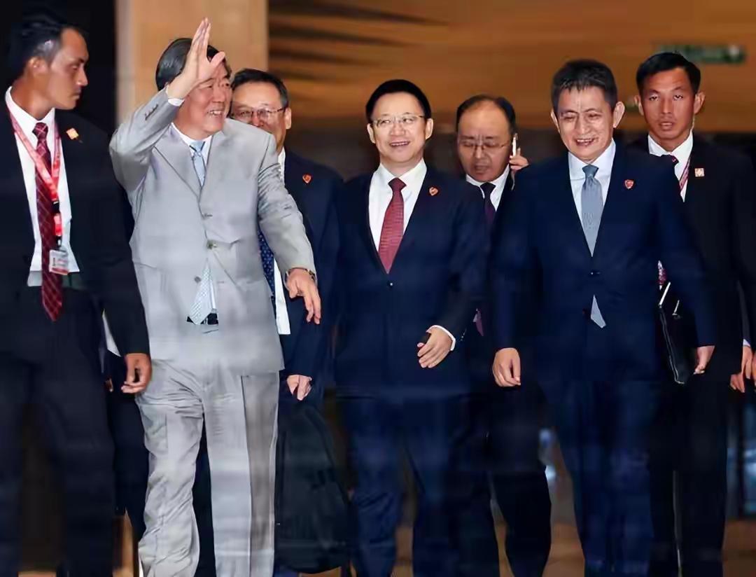 中美吉隆坡首日会谈结束，美方用6个字评价，中方态度却完全不同