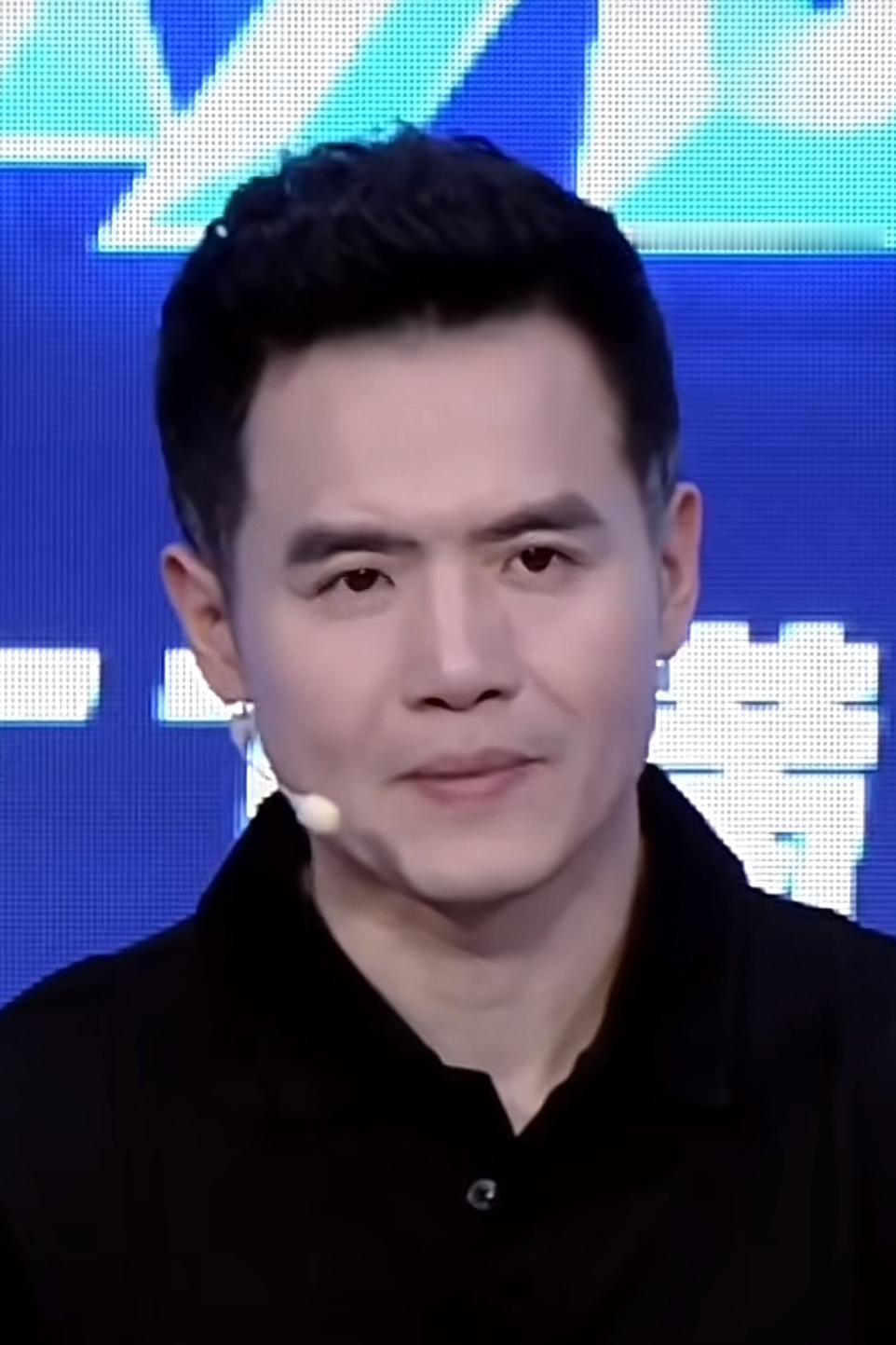 国乒前辈刘国正是这样评价向鹏输给张本智和的，他表示：整场比赛向鹏的优势没有发挥出
