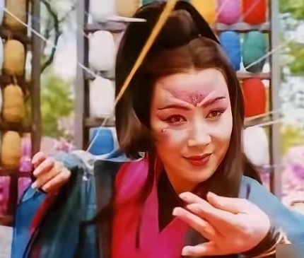 鲁振顺演的东方不败被夸是最贴近原著的一版。 可演完他就被彻底定型了，后面找他的角