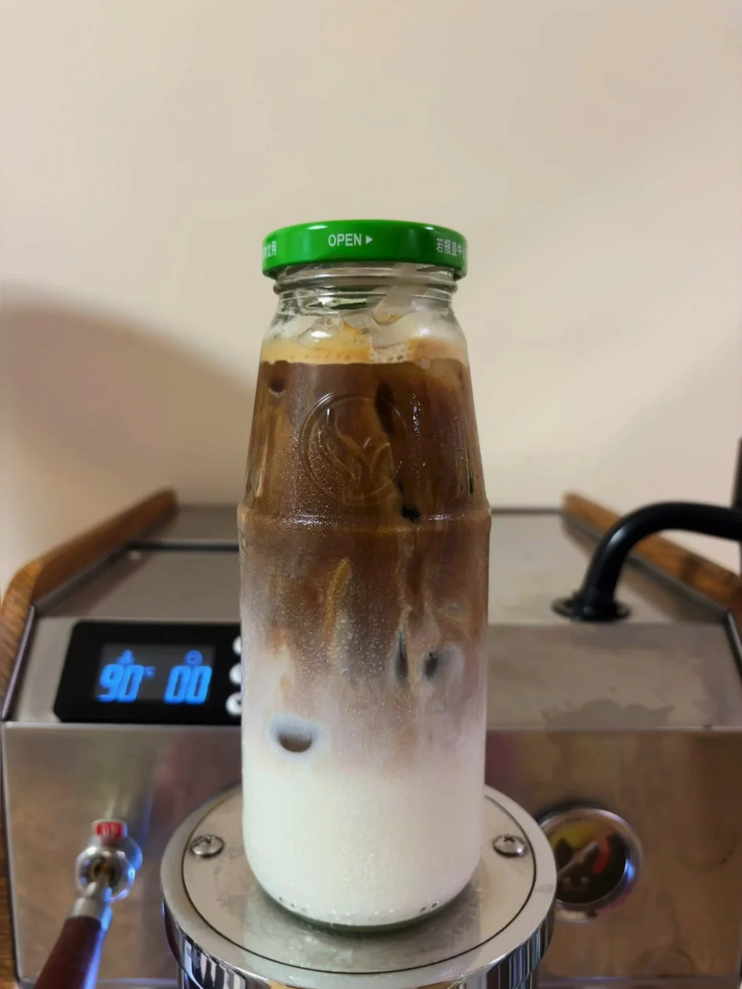 金银花露杯子的流行是新中式的崛起吗