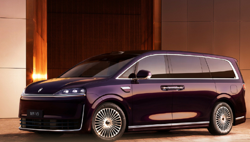 智界V9预售价39.98万起 价格还是挺便宜的，比较出乎意料，整体配置也挺让人满