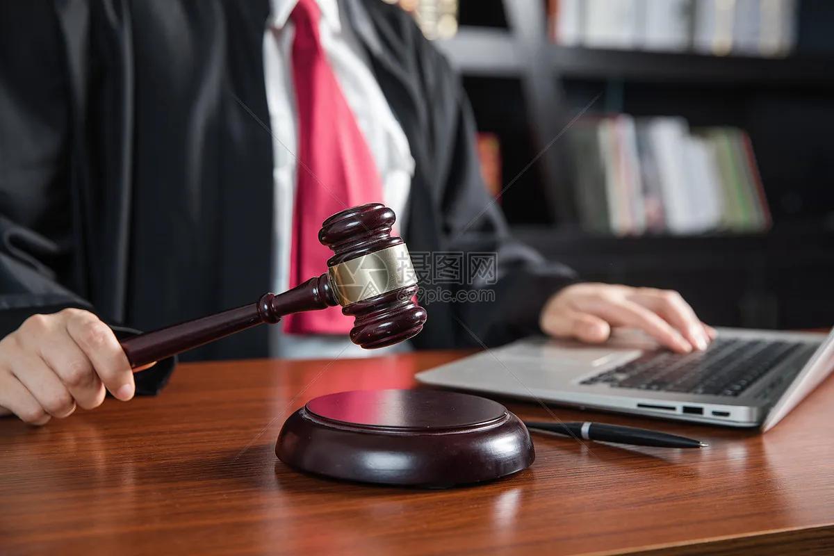 替父顶罪换缓刑，5年后却被发小一封举报信毁掉！愚孝的代价有多惨？

本文为真实案