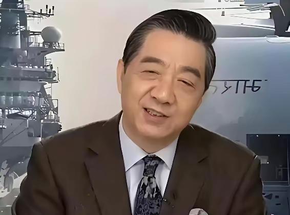 谢谢你张召忠！你真是伟大的预言家！2015年你就说过：“美国啥也不干，让东方大国