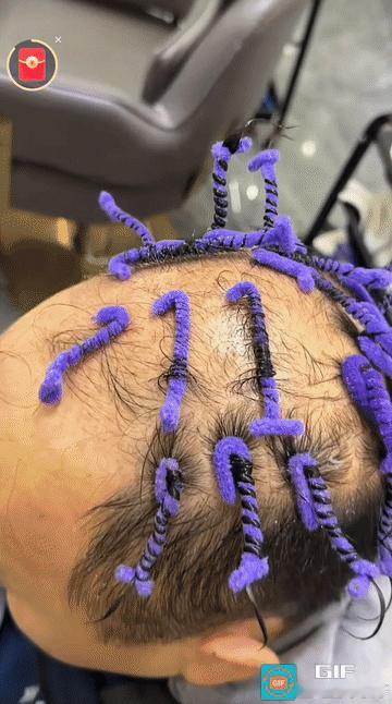 最后的倔强
 
太有画面感了！明明看着地里快要颗粒无收，愣是凭着一股子执念，硬生