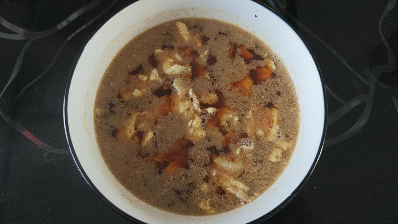 三十多年前单身时代发明的“拿手菜”——酸辣黄金汤[捂脸]