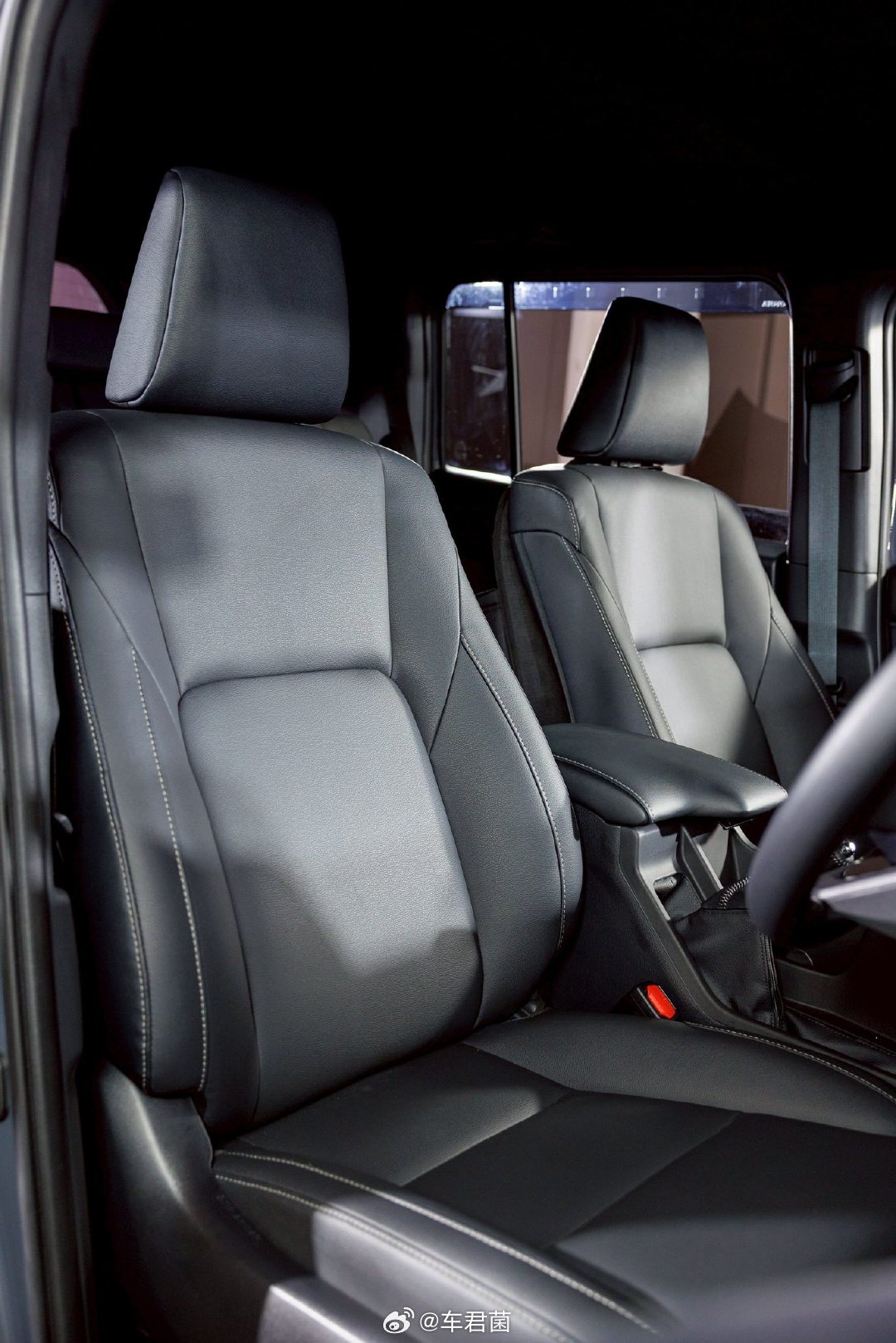 泰兰德发布的“FJ酷路泽”。LAND CRUISER FJ我和汽车的日常 大v聊