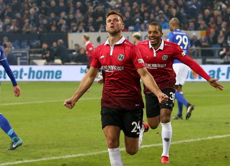 09 布伦瑞克VS汉诺威96(情报)1.布伦瑞克小将雷比格的德比参赛资格本周初曾