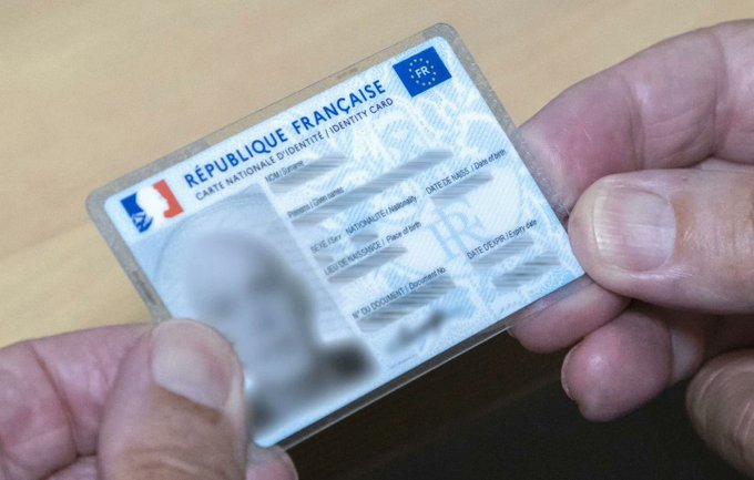 突发新闻大崩溃开始了：数字身份系统被摧毁！法国1900万人的整个生活目前正在暗网