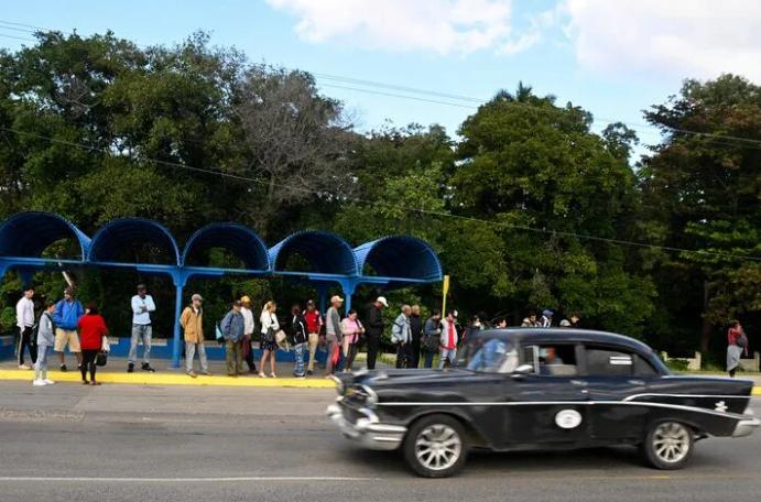 俄罗斯准备从古巴接回俄罗斯公民，古巴即将对特朗普跪下了？

古巴现在是真的难，2