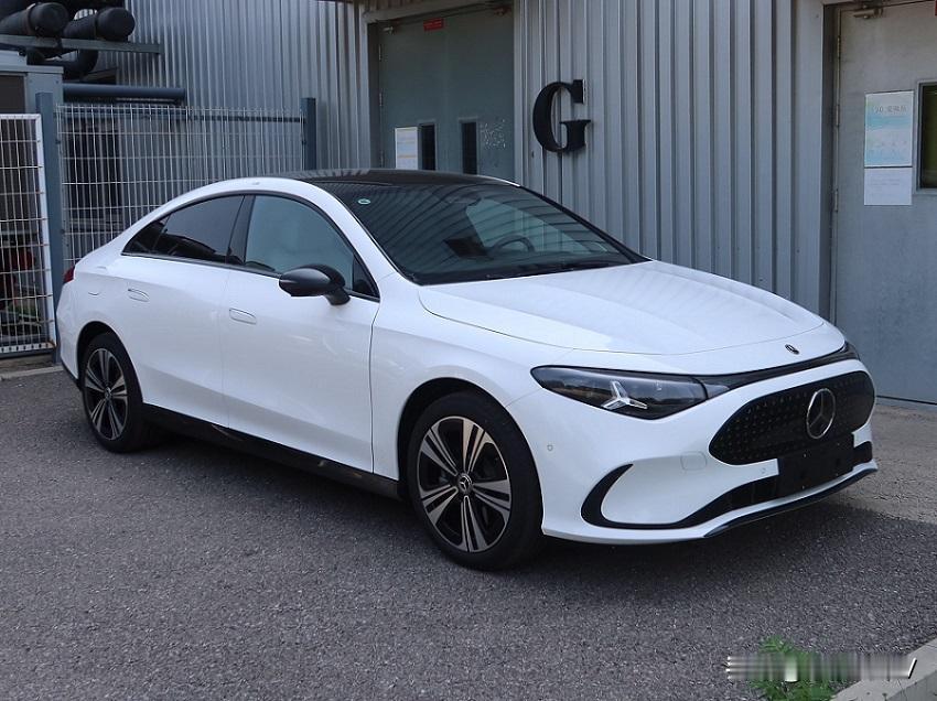 全新奔驰cla纯电动车

这台车型的：外长是4763毫米，外宽1836毫米，外高