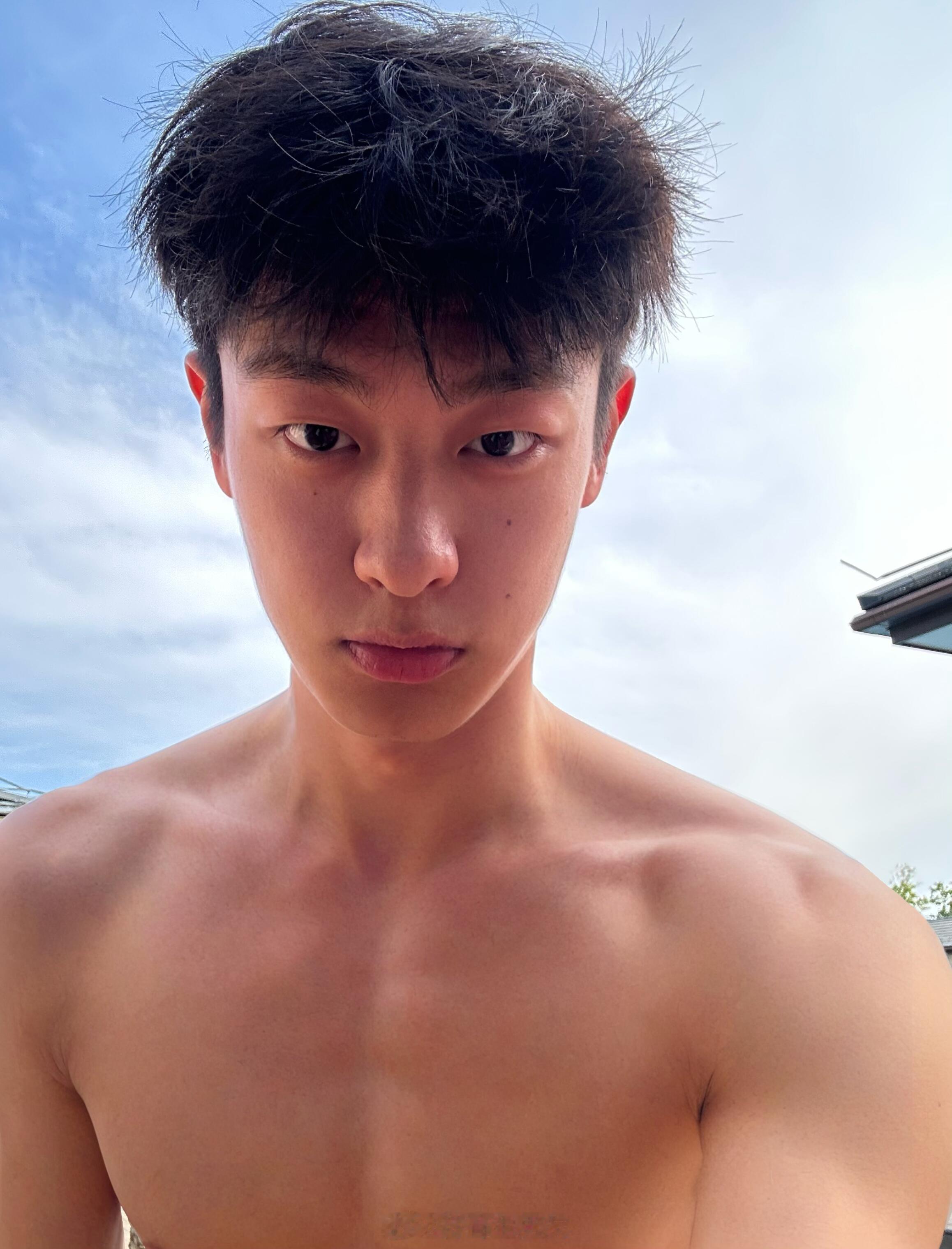 山东薄肌男高