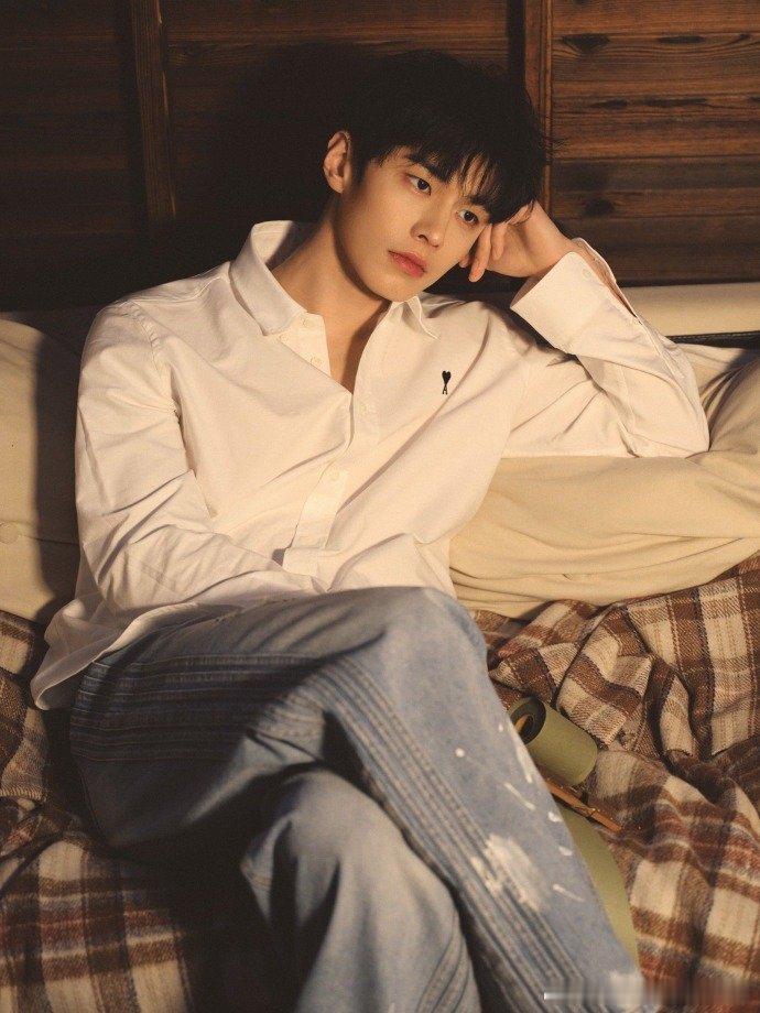 虞书欣何与当年的事各有难处我们的朝朝暮暮真的太不容易了，不告而别的六年，久别重逢