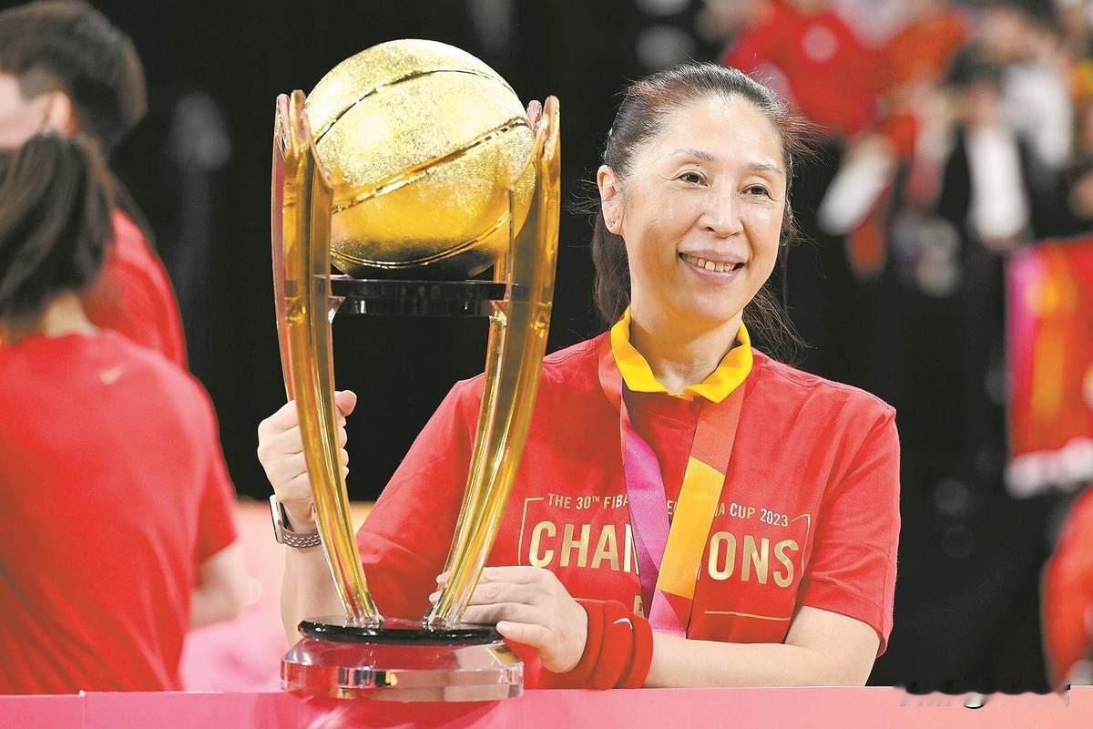 今晚一战，不仅决定女篮生死，更关乎到宫鲁鸣的教鞭！
中国女篮61-94惨败美国，