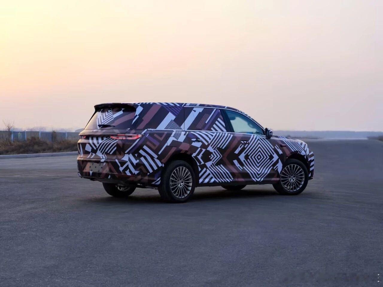 长城魏牌归元平台全新旗舰SUV谍照曝光！ 