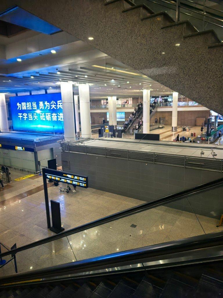 都是夜归人 ​​​