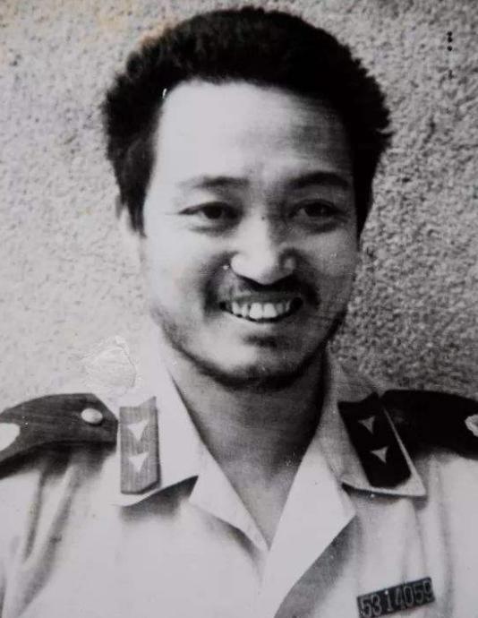 1994年9月1日凌晨，熬了一夜正在值班室休息的王世洲，被一阵急促的敲门声惊醒。