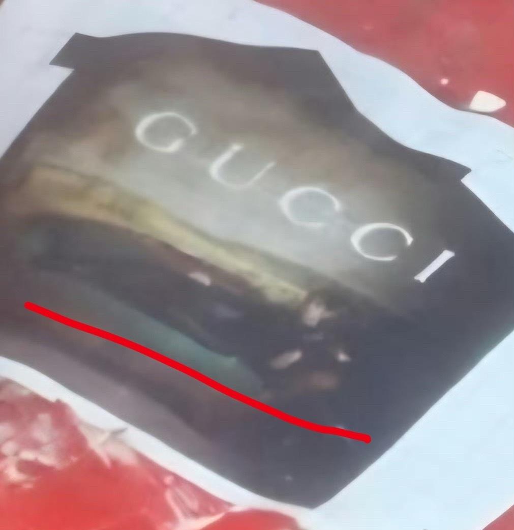 哇！这造型[赞]nice这画出来不得又迷倒一大群人[酷]
巨星就是巨星[赞啊]世
