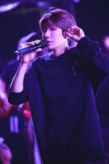 泡泡岛音乐与艺术节 之前还担心春雨下过场地会泥乎乎的，结果主办方早就铺了防滑垫，