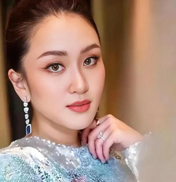 泰国大选终于要落下帷幕了，现在三位候选人都有可能当上总理。

泰国 2 月 8 