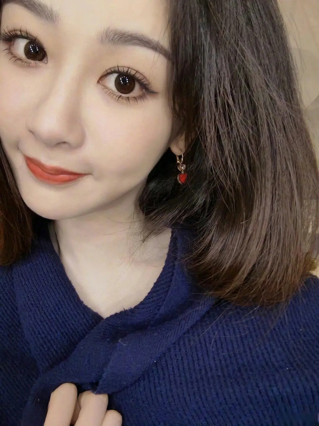 杨紫粤语发音反差萌笑不活了，杨紫一讲粤语直接颠覆滤镜！平时演戏情绪把控超到位，说