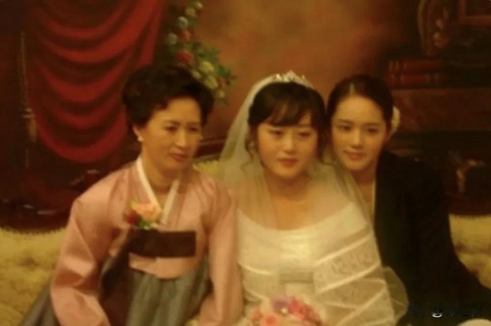 其实明星本来就是基因彩票的，因为林青霞长得那么美，可是她的哥哥姐姐们都不如她长得