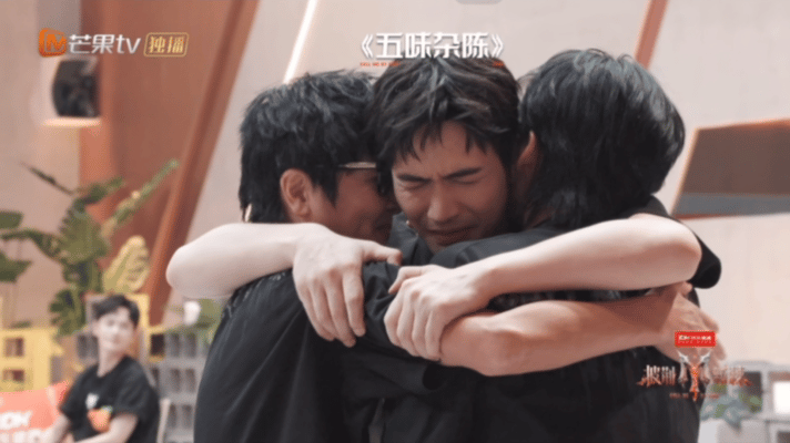 王赫野又感性了 王赫野真的是心思细腻又感性的男孩子，被孙楠和张彬彬同时选择后陷入