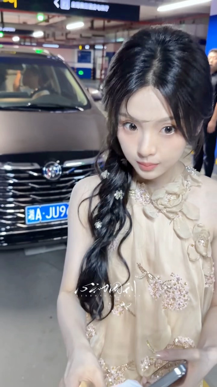 看到这张脸我将会给全世界好脸色杨超越 杨超越心动的信号