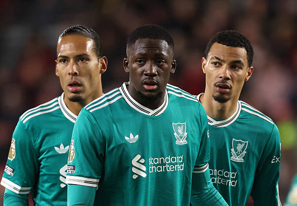 队长场刊小作文✍本场比赛前，我想传递的信息很简单：无论遭遇何种困境，我们都要团结