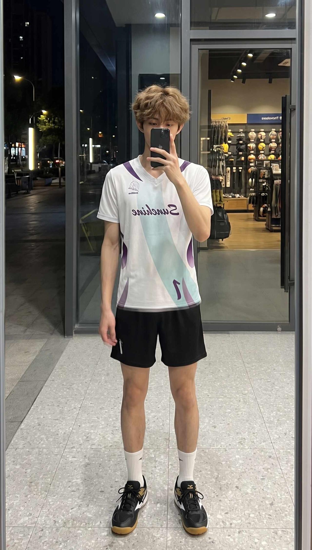 因为热爱，所以坚持🏐
排球 排球少年 排球服 一切坚持与热爱都有迹可循