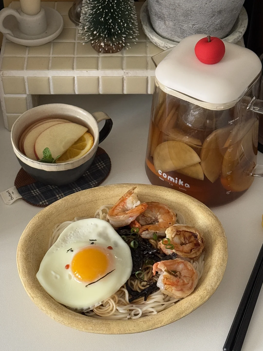 中式早餐｜虾仁葱油拌面&苹果橙子热红茶🫖