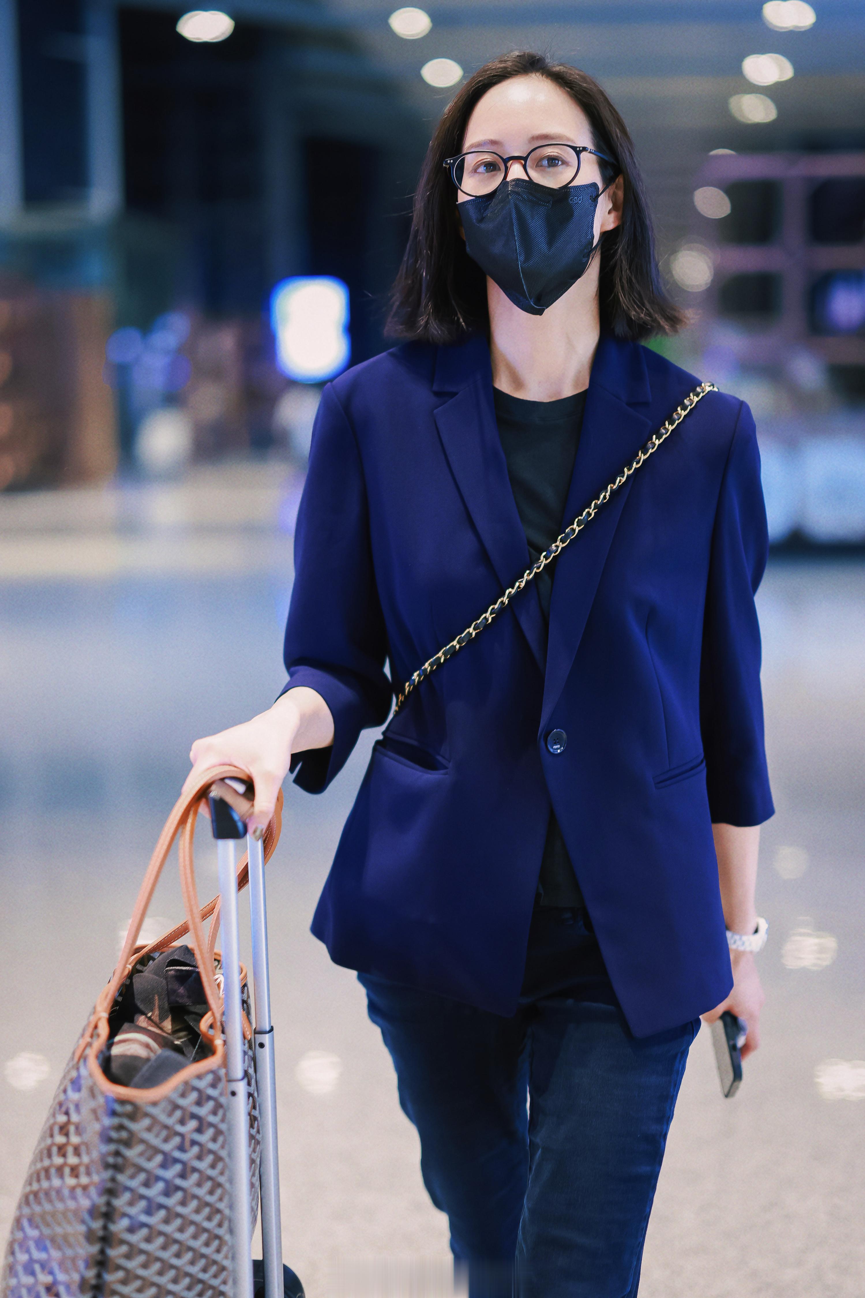 #张钧甯[超话]# 上海✈️南昌 ​​​