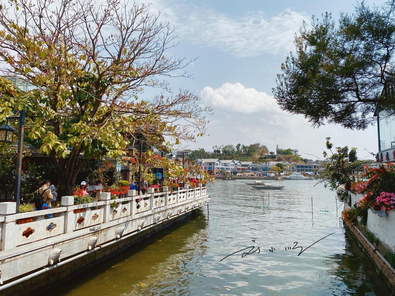 云南著名避暑胜地，白天平均气温不超过25°C，晚上不用吹空调？

云南省位于我国