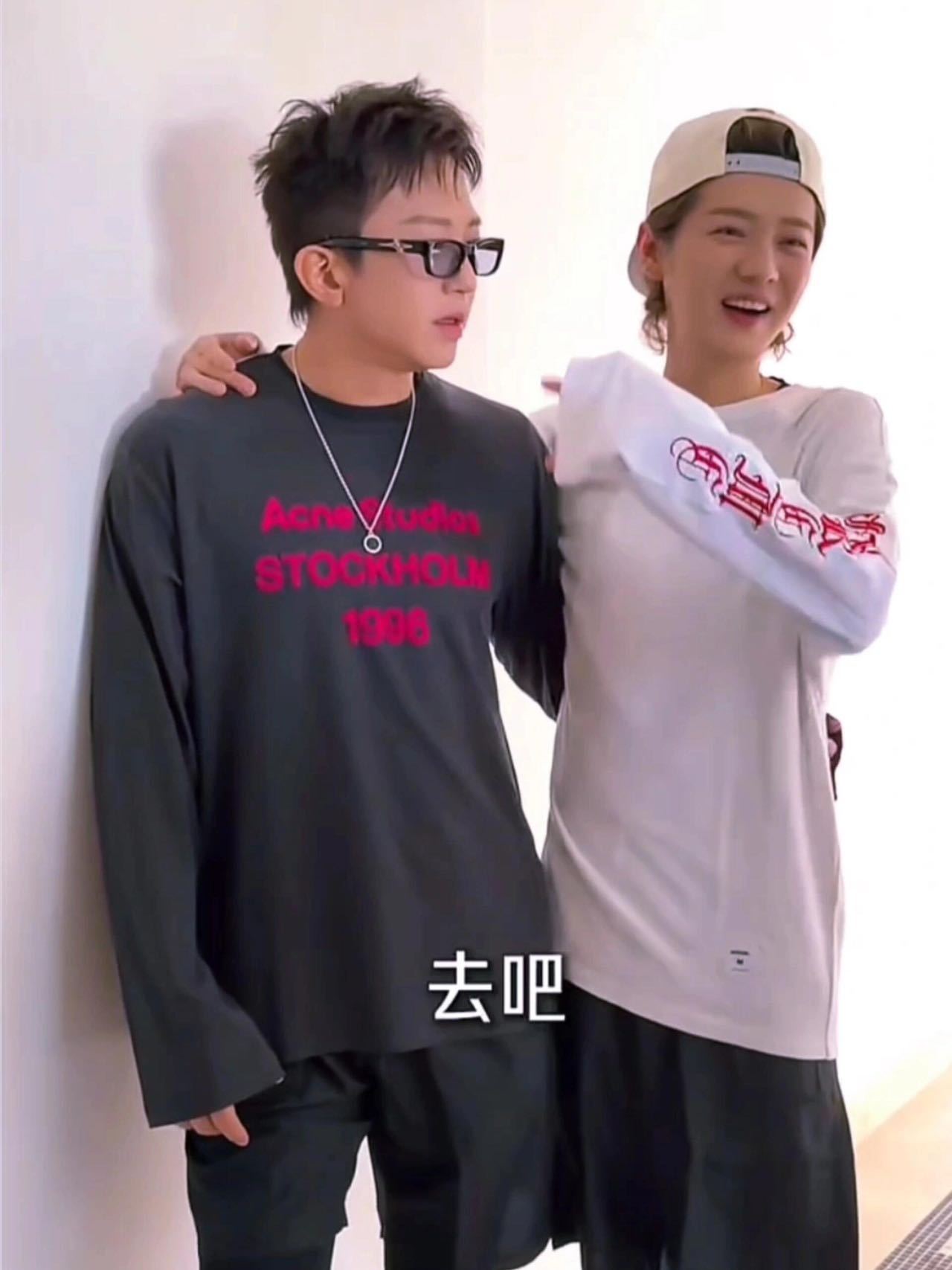 鹿晗说话全是邓超爱听的哈哈哈哈哈自驾路上的小插曲也能这么有笑点，邓超纠结座位还自