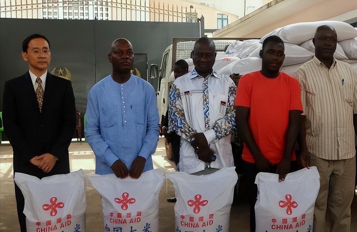 2016年，中国无偿援助了纳米比亚4000吨大米，万万没想到，这个非洲小国回馈了