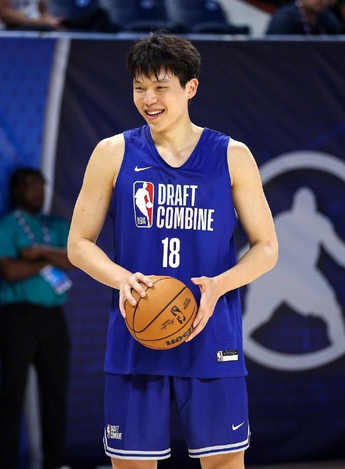 中国男篮主教练郭士强说杨瀚森将于6月8日与球队会合，期待他能用在NBA的提升进步