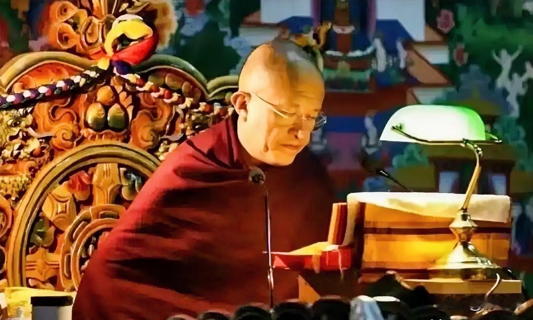 宗萨仁波切说：“这个世界，凡是有人聚集的地方，讨论的无非就是三个话题：拐弯抹角的
