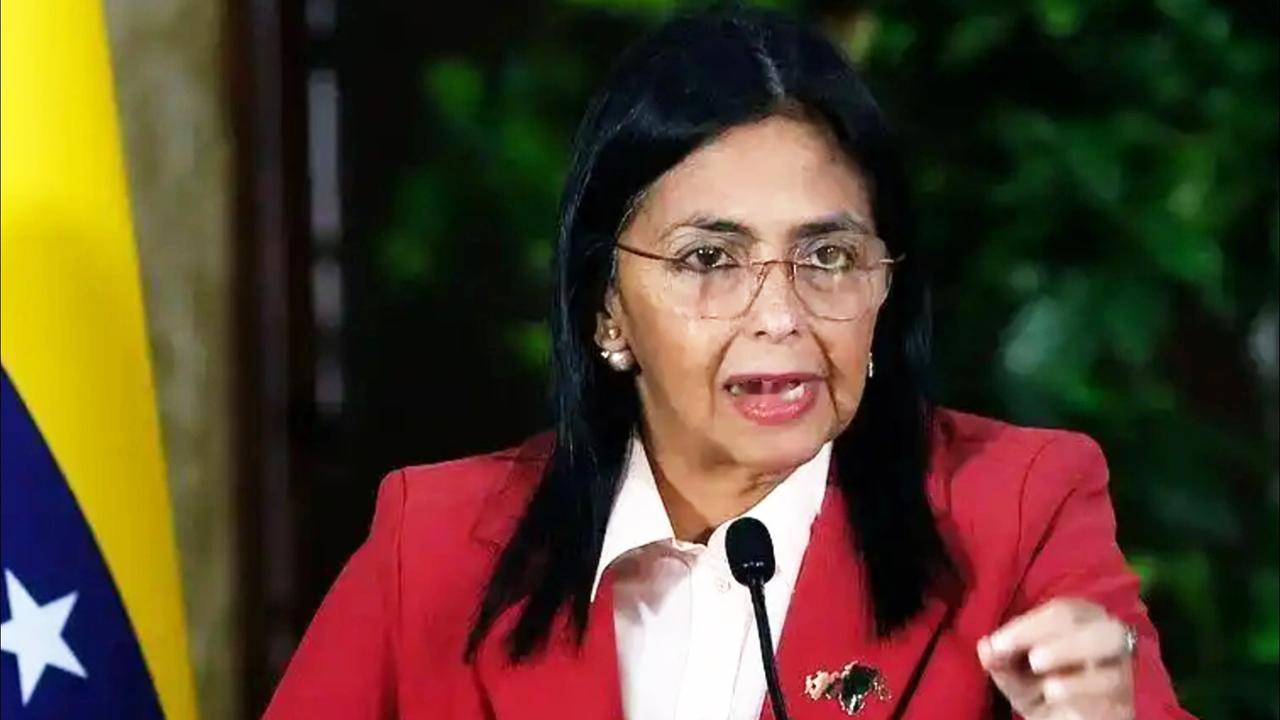 这事儿说白了，就是俄罗斯在玩一种非常高明的“地缘太极”。

你看啊，美国大张旗鼓