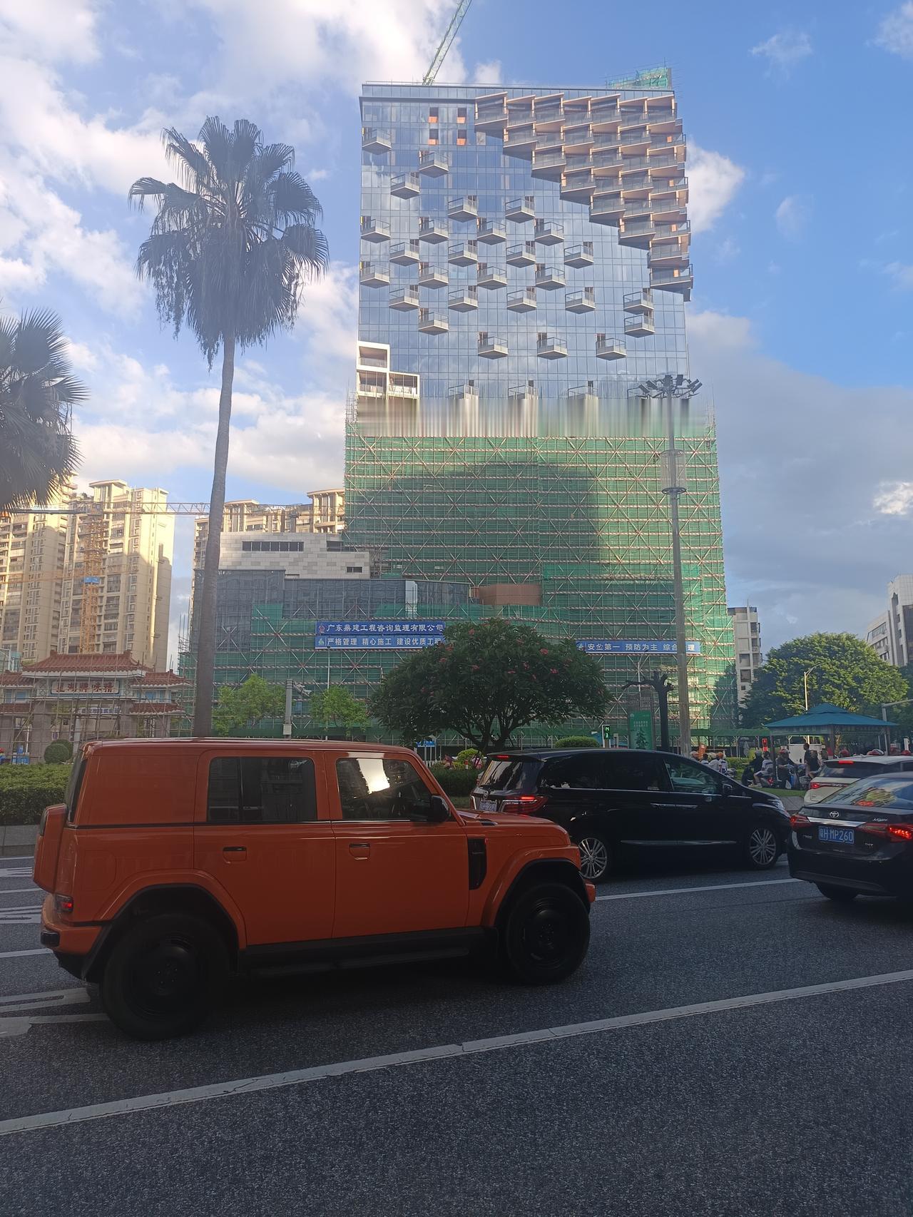 我在端州四路
发现一个很严重的问题
但不知道怎么说才好




你敢相信吗？在端