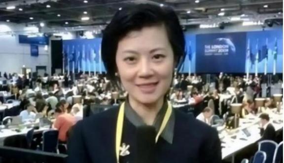 “我愿意放弃中国国籍，自愿加入英国！”这句话，是前央视知名才女主持人姜丰，在20