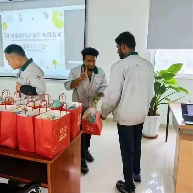 大快人心！苏州一家台企违规引进印度工人干流水线，被上万市民实名举报，多部门直接上