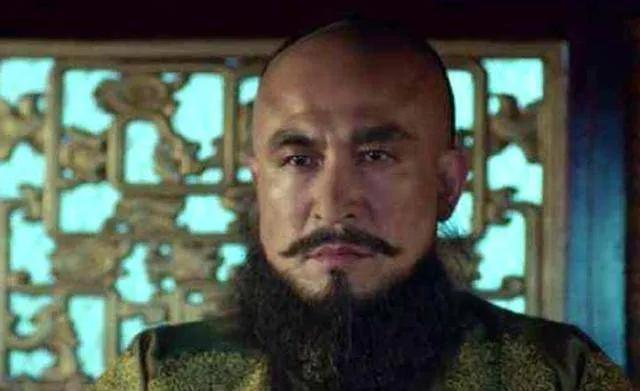 1669 年，鳌拜被一群少年侍卫擒获，押到康熙面前。康熙当着满朝文武，列了鳌拜三