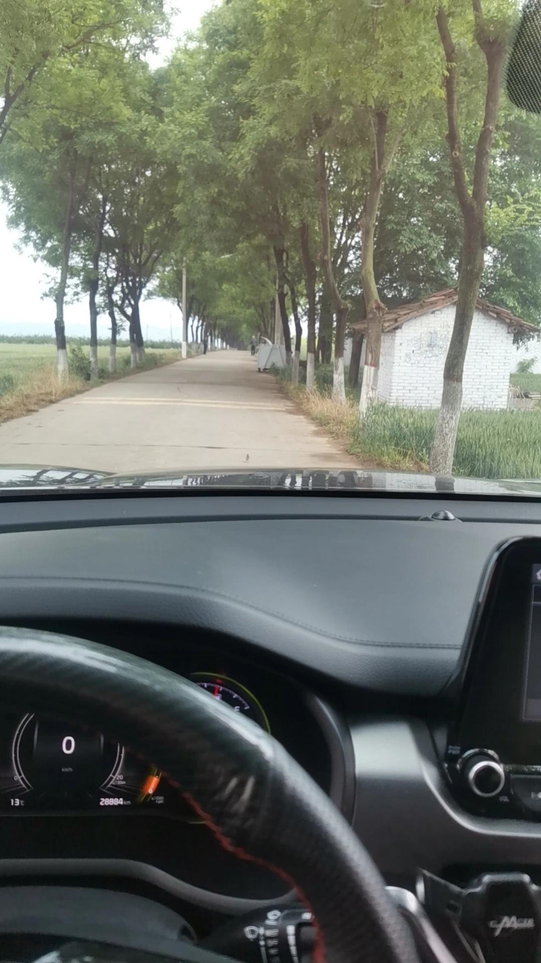 普通人被灌入唯一信仰就是努力，盲目的努力！

不懂社会的规则，不懂人情世故的重要