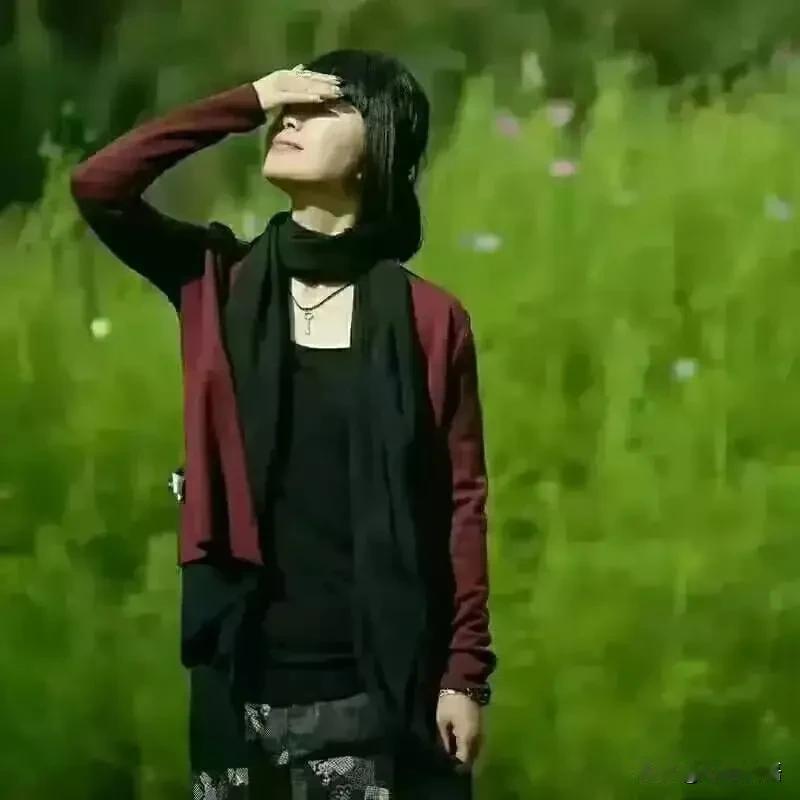 张伯礼院士说：
“对你身体伤害最大的，
往往不是烟，也不是酒，
而是你身边那个