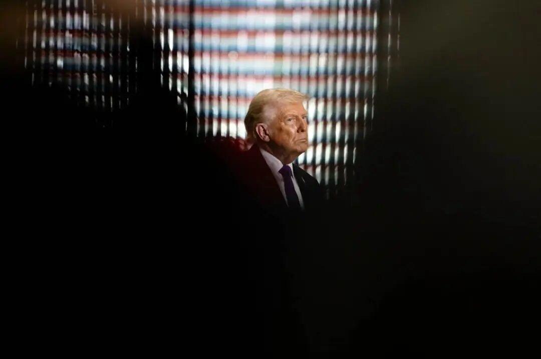 在最高法院驳回特朗普此前向全球征收普遍关税所援引的法律依据仅三周后，围绕他出台新