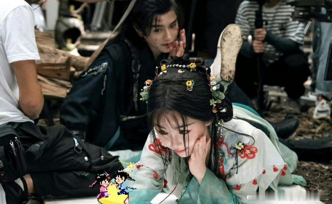 #永夜星河# “我喜欢谁就会下意识模仿她的动作”的含金量还在上升…[打call]