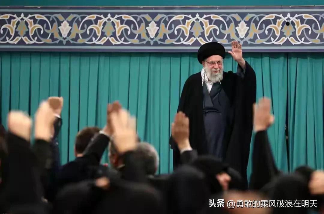 美国在伊朗搞的颜色革命这一次又是彻底失败了。哈梅内伊政权还是很稳固的，不是那么轻