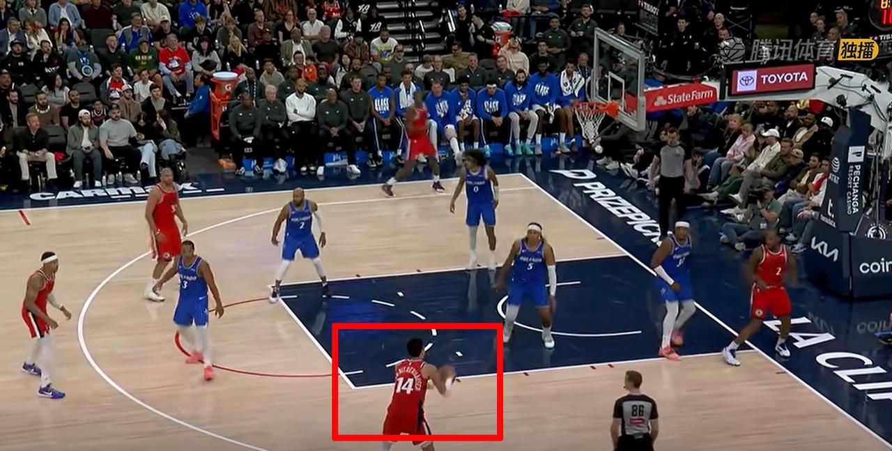 尼德豪泽今天的表现还真是让人又惊又喜啊！
“喜”的是他居然都投进三分了，今天第四