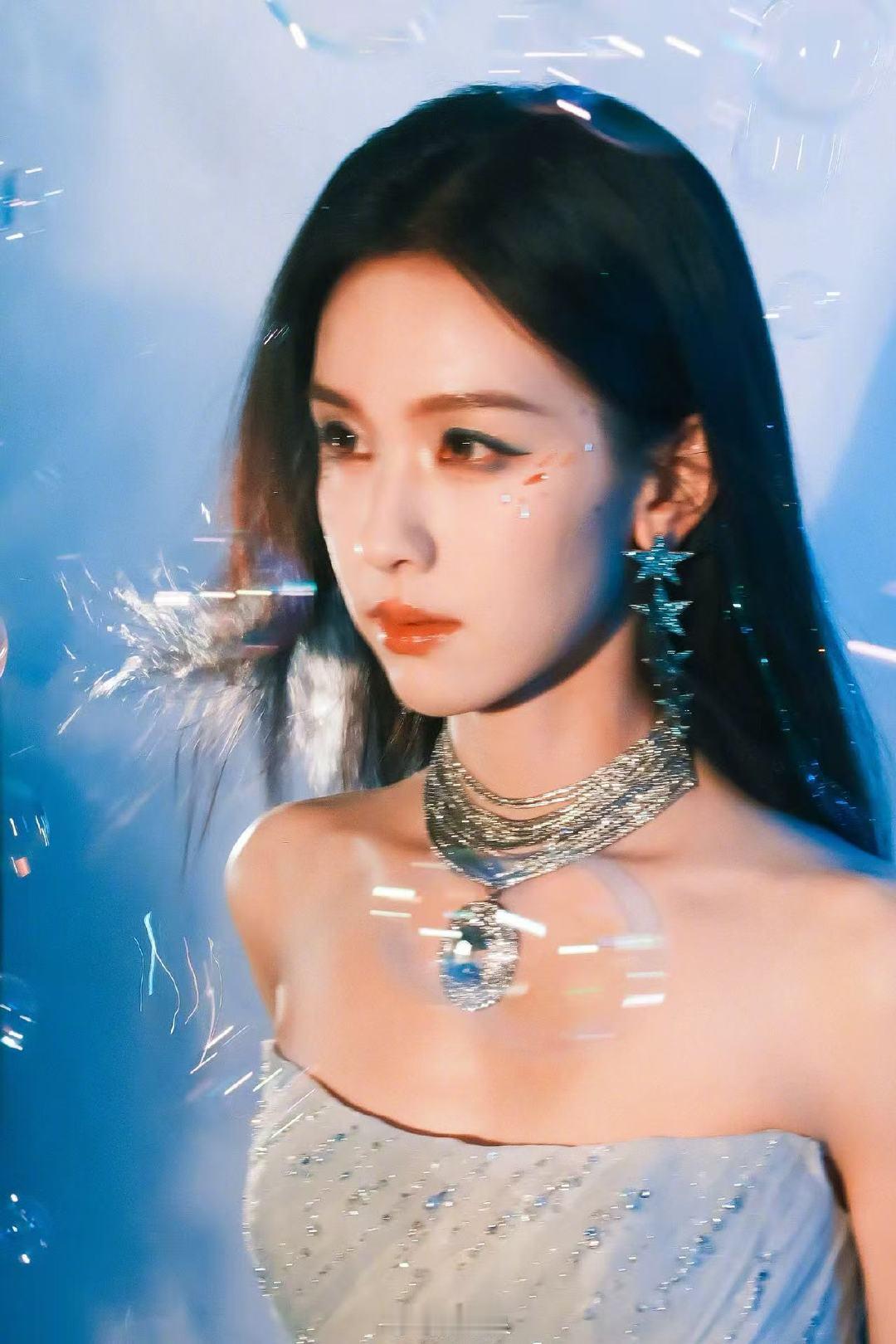 陈都灵美得冒泡陈都灵海洋女神陈都灵美得冒泡了陈都灵