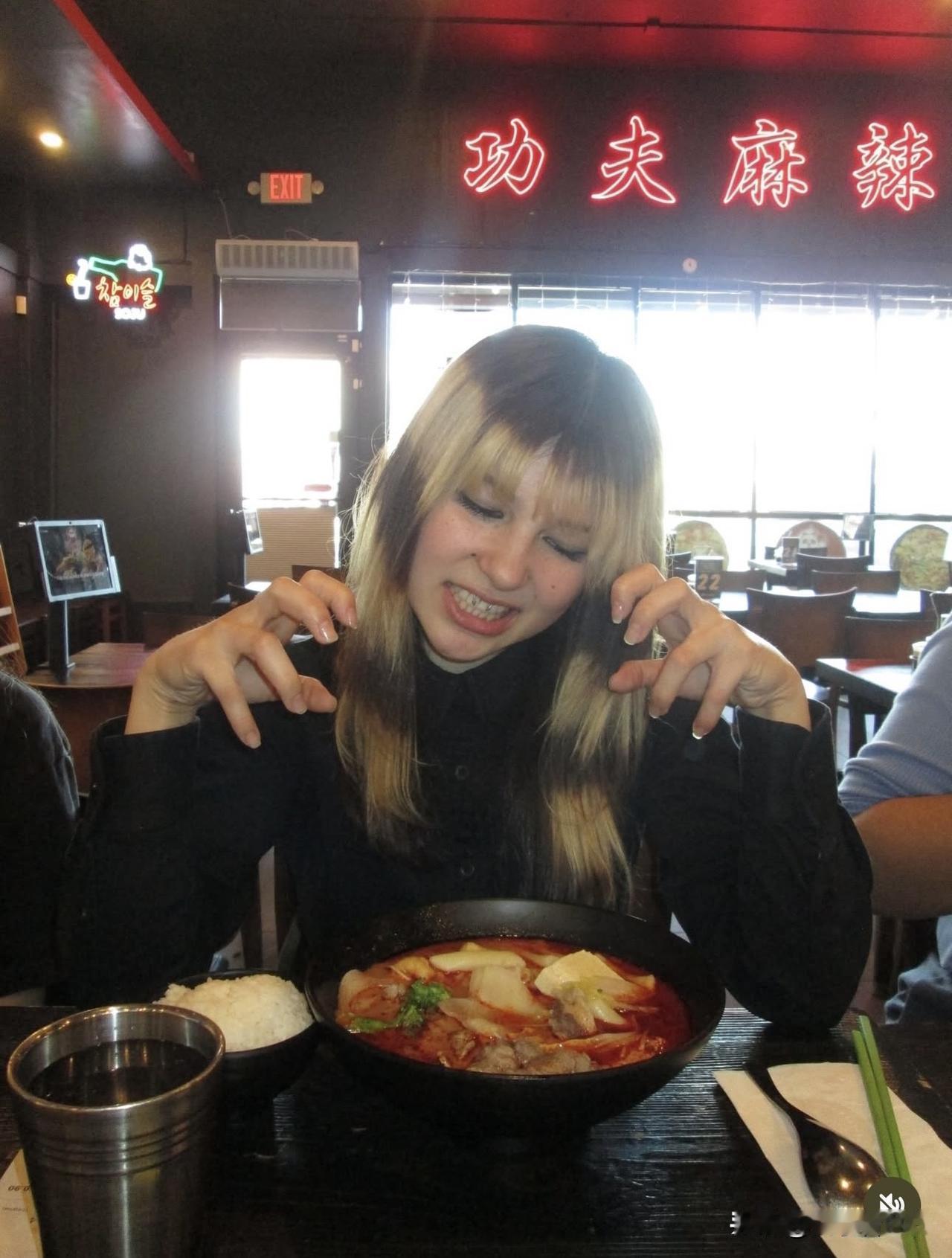 吃麻辣燙的奧運冠軍Alysa Liu🏆