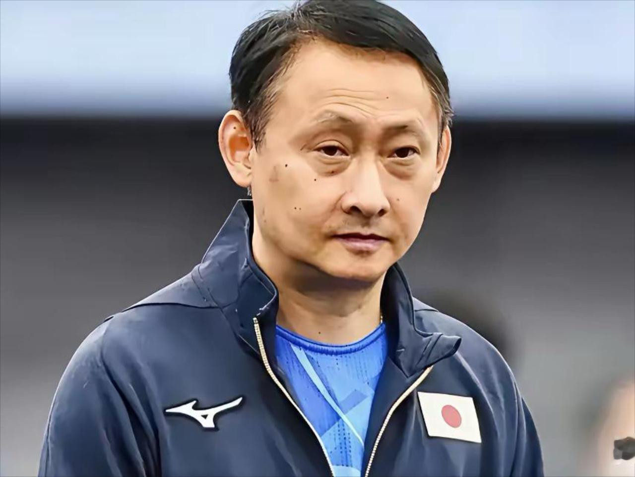 名古屋亚运会乒坛爆出大冷门！
张本宇懵了，他没想到儿子张本智和，在刚刚结束的男单